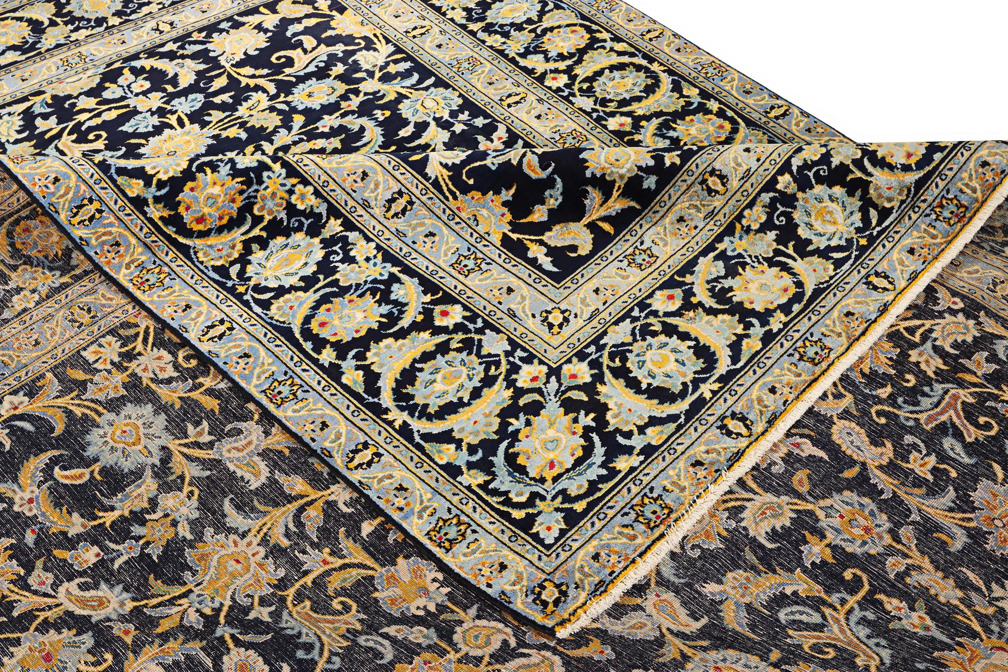 A Kashan carpet, c. 385 x 287 cm.