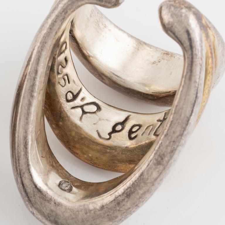 Two silver rings.