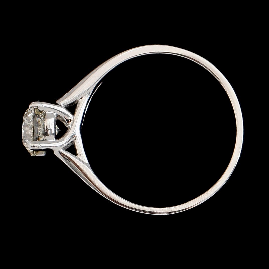 RING, 18 k vitguld, solitär briljantslipad diamant 1.01 ct.