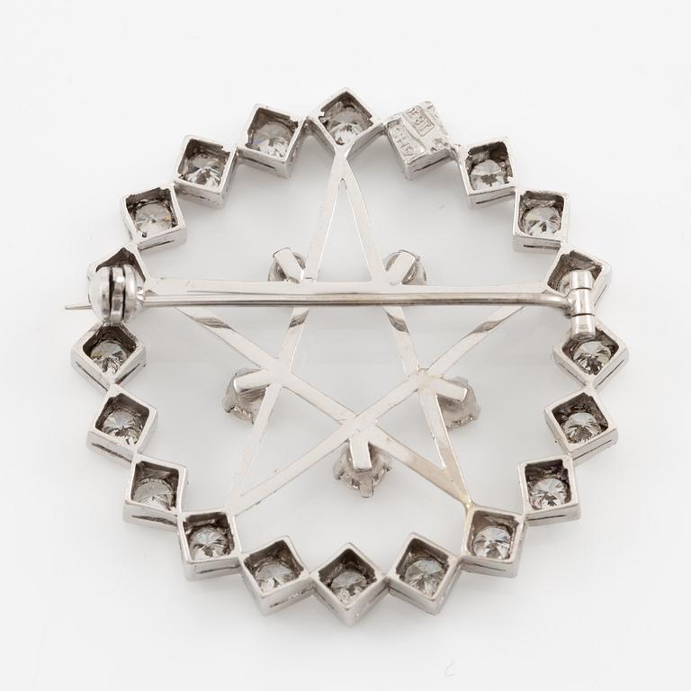 Brooch 18K white gold with brilliant-cut diamonds.