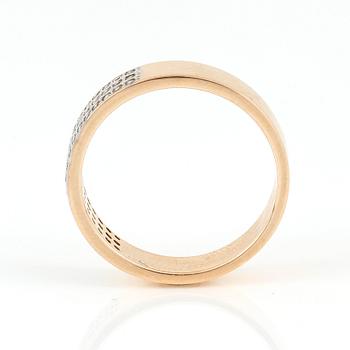 RING, 14K guld med briljantslipade diamanter tot ca 0,35 ct. Vikt 4,21 gram.