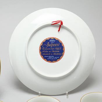 A porcelian set of table ware of 18 pcs, "Julpoesi", Rörstrand, 20th century.