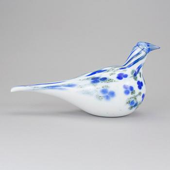 OIVA TOIKKA, skulptur, glas, "Kyyhky", Nuutajärvi Notsjö, Iittala, signerad, numrerad 58/1917 och daterad 2007.