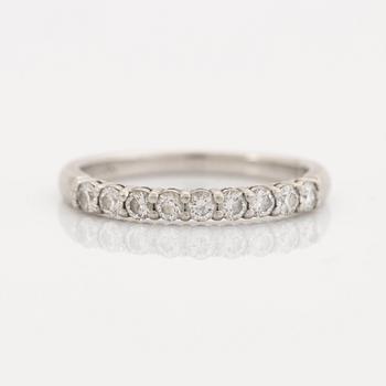 Tiffany & Co, Ring, halvallians platina med briljantslipade diamanter.