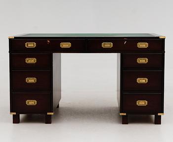SKRIVBORD, engelsk stil, 1900-talets senare del.