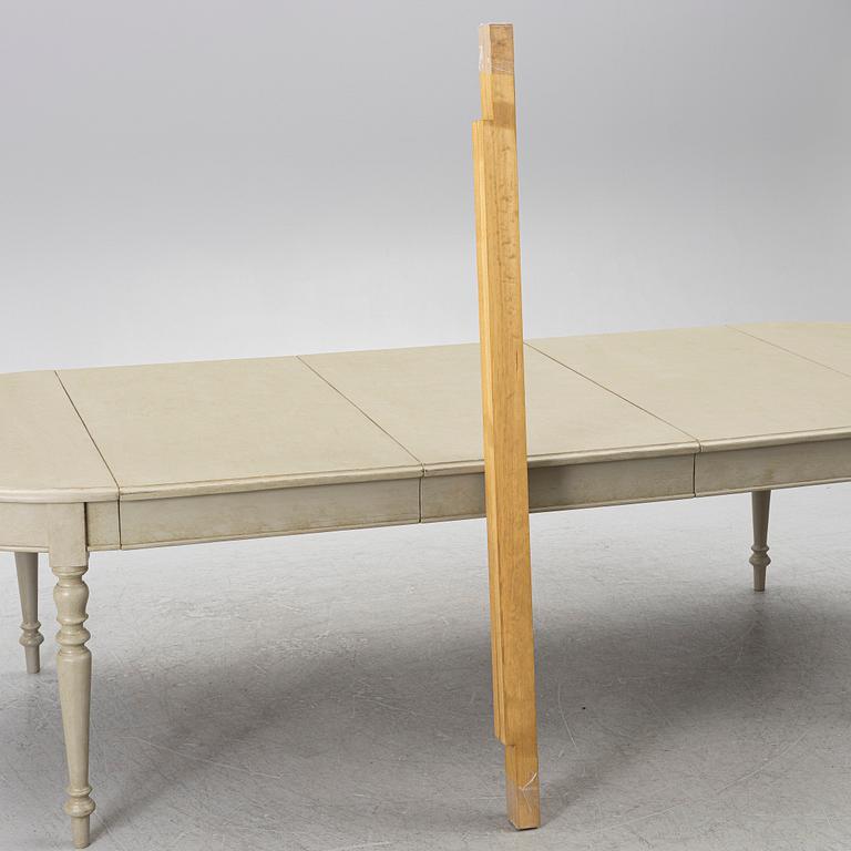 Dining table, 19th century.