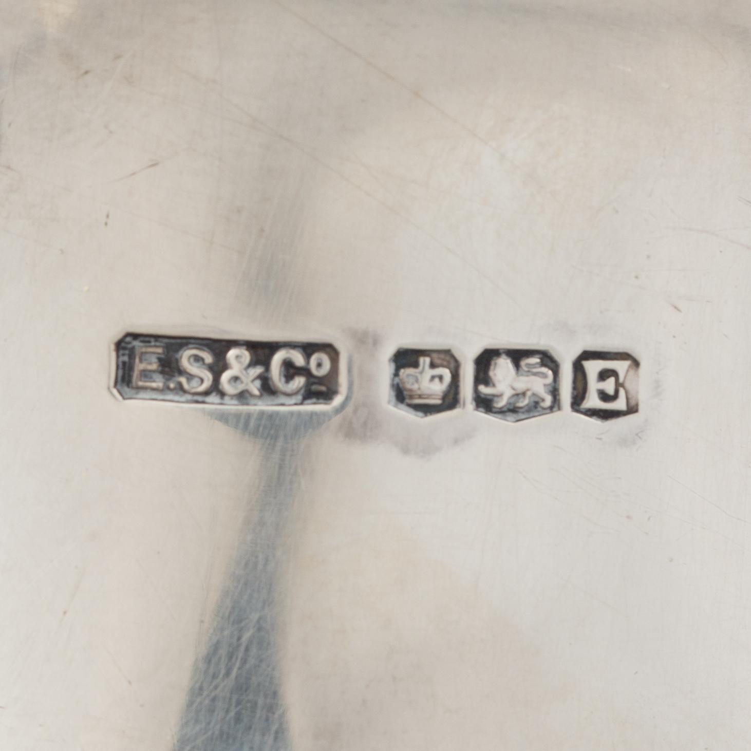 Te- och kaffeservis, 3 delar, samt sockerskål, silver, bl a E. Silver & Co, Sheffield, England 1946-47.