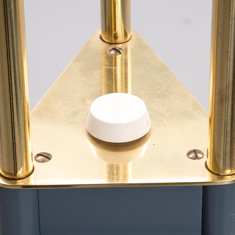 GOLVLAMPA, Valaisinpaja, modell 2033-1.