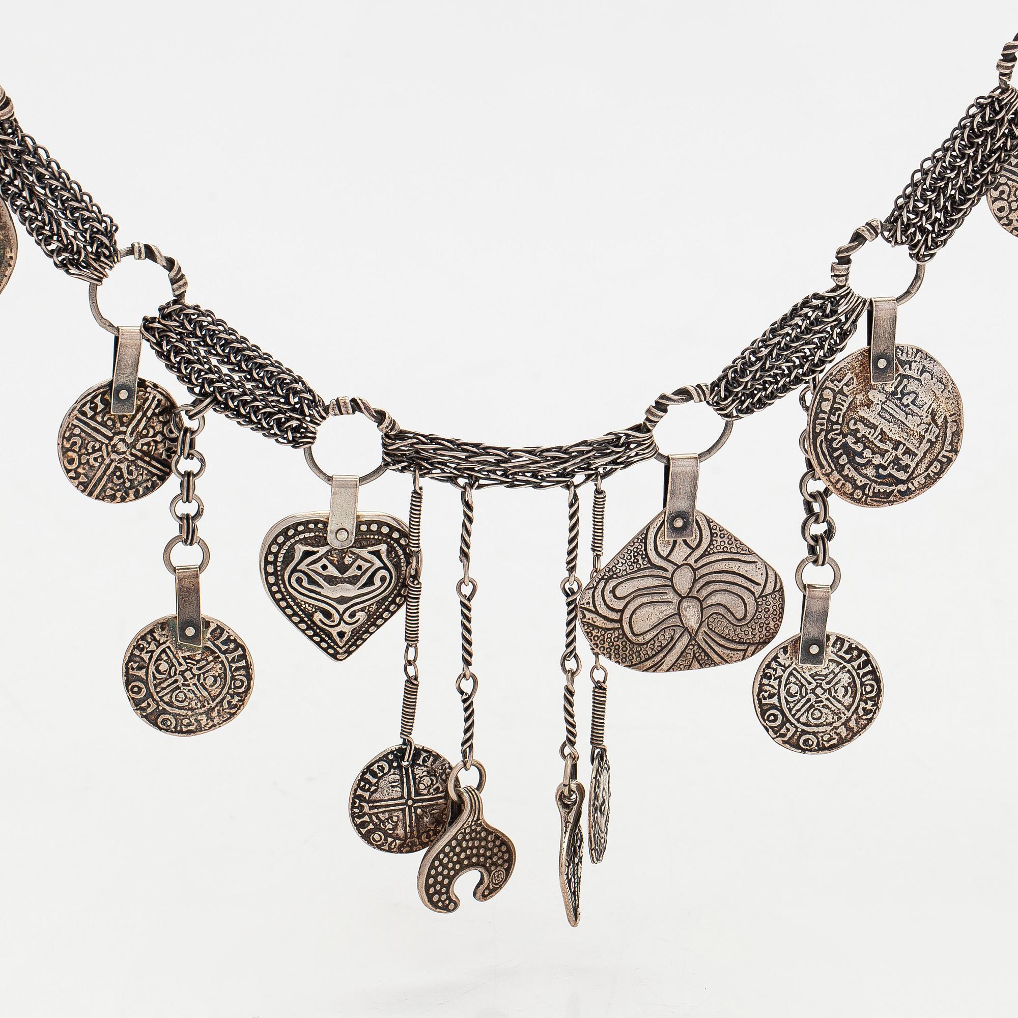 Kalevala Koru, A sterlingsilver jubilee collier for Kalevala's 150th anniversary by Kalevala Koru, Helsinki 1984.