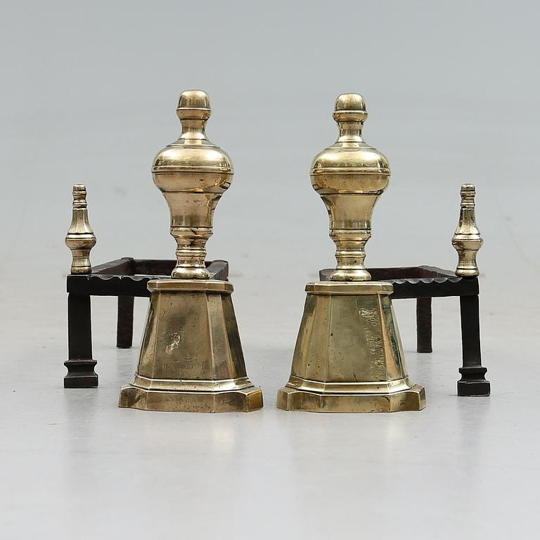 ELDHUNDAR, 1 par, gjutjärn och mässing, 1800-tal.
