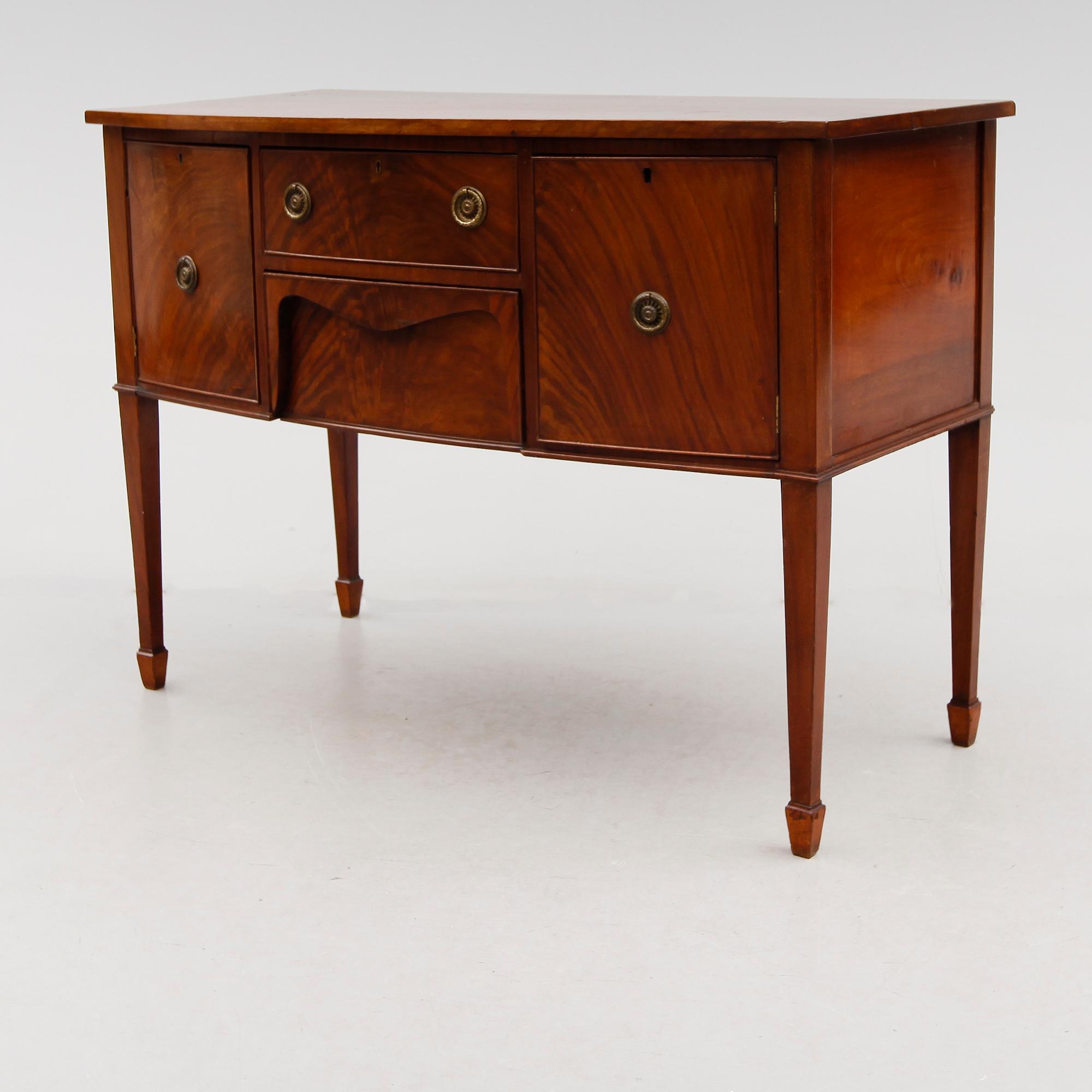 SIDEBOARD, England, 1900-talets första hälft.