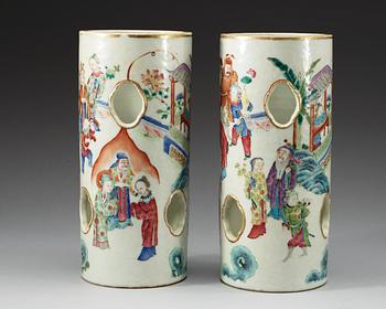 A pair of famille rose lanterns/hat stands, Qing dynasty, 19th Century.