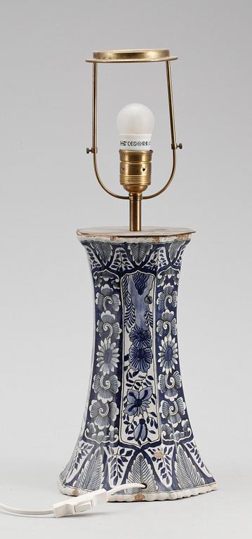 BORDSLAMPA/VAS, fajans, Delft, 1700-tal.