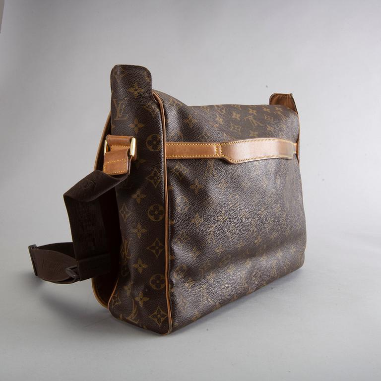 LOUIS VUITTON, Messenger bag, axelremsväska.