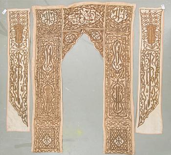 DÖRRTEXTILIER, 3 st. Sannolikt Persien, 1800-tal.