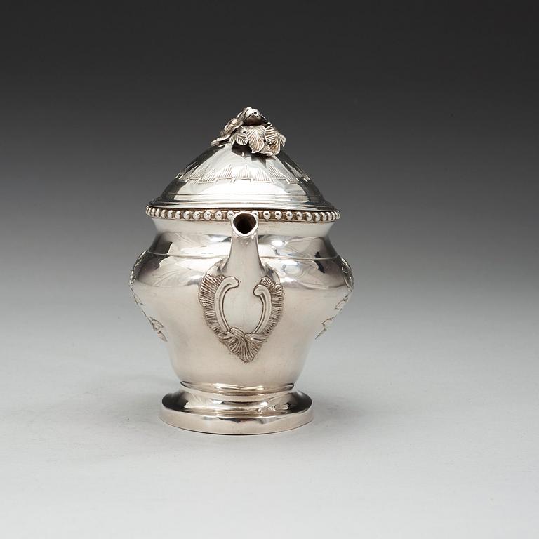 A Swedish 18th century silver tea-pot, marks of Johannes Nordgren, Jönköping 1788.