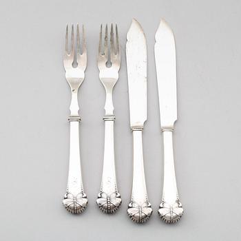 FISKBESTICK, 24 delar, silver, CG Hallberg, Stockholm 1920. Vikt ca 1409 g.