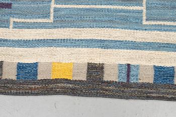 A carpet, flat weave, ca 300 x 194 cm, Sweden.