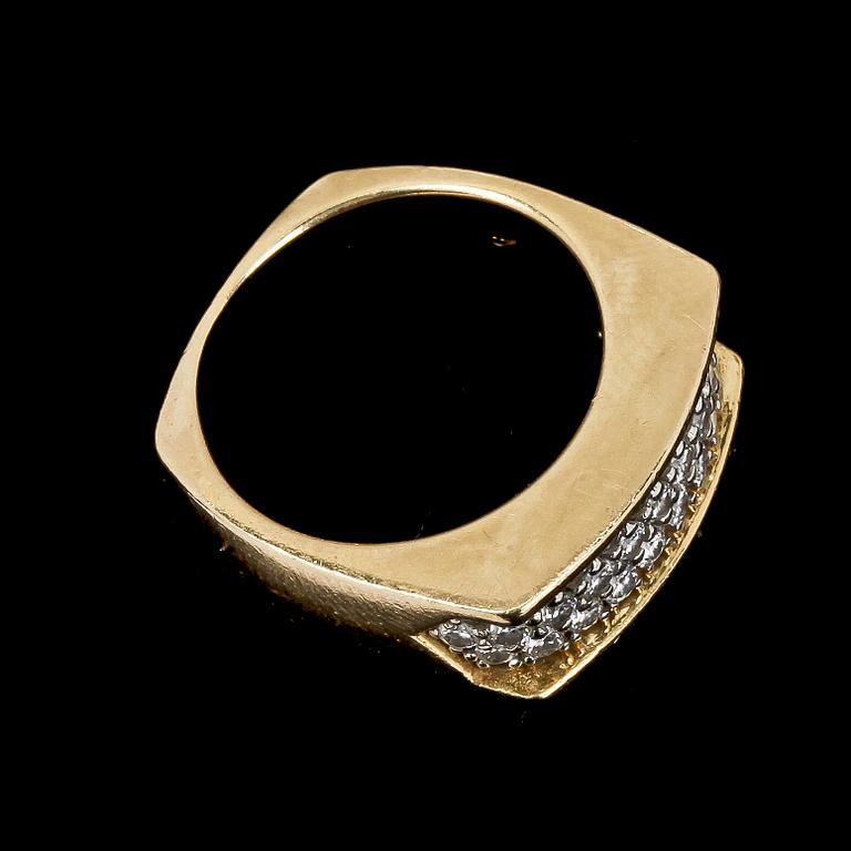 RING, 31 brilliant cut diamonds, tot. app. 1.25 cts.