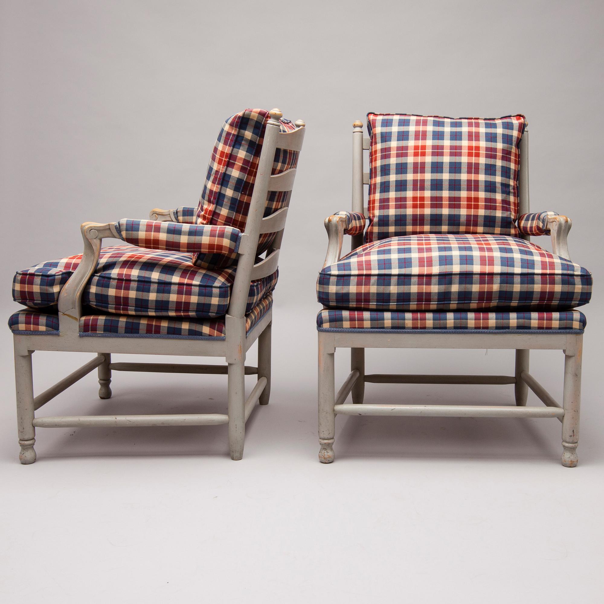 FÅTÖLJER, ett par, s.k. Gripsholms-modell, 1900-talets senare hälft.