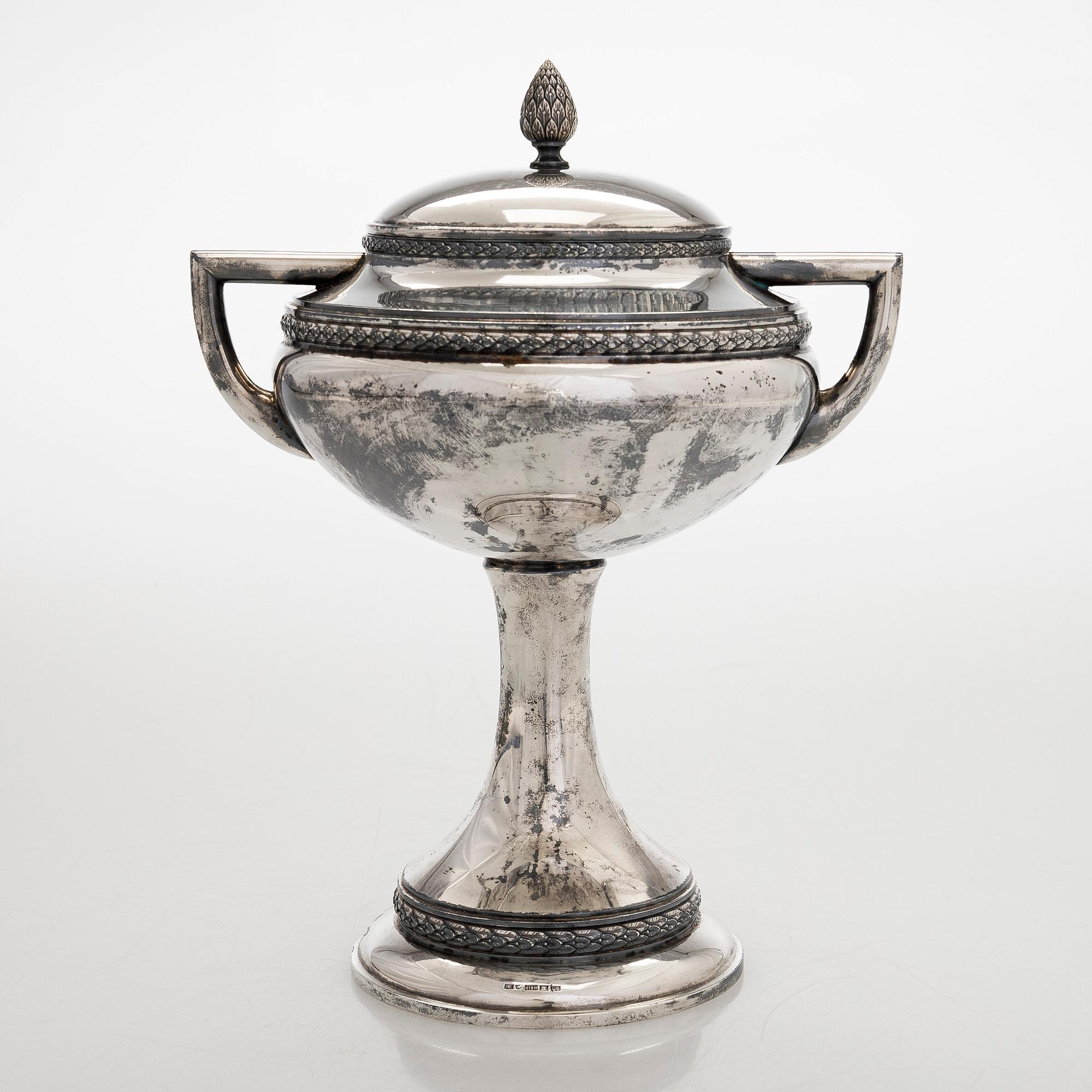 Sockerskål på fot, silver, Finlands Guldsmeds ab, Åbo 1916.