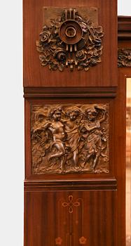 BYRÅ MED UPPSATS, Sydeuropa, 1900-talets första hälft.