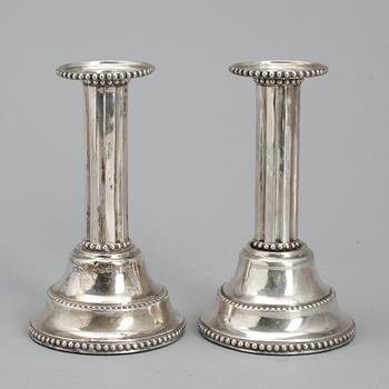 LJUSSTAKAR, ett par, silver, Erik Mörlander, Kalmar, 1786.