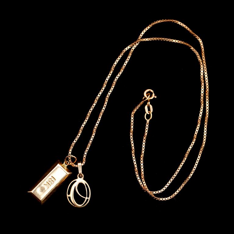 COLLIER MED BERLOCKER, 18 k guld. Total vikt ca 6 gram.