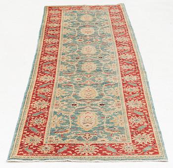 Gallerimatta, Ziegler design, ca 292 x 81 cm.