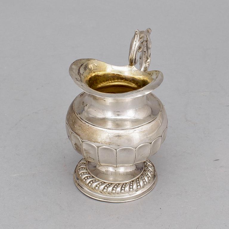 GRÄDDKANNA, silver, senempire, Gustaf Theodor Folcker, Stockholm, 1839. Vikt ca 138 gram.