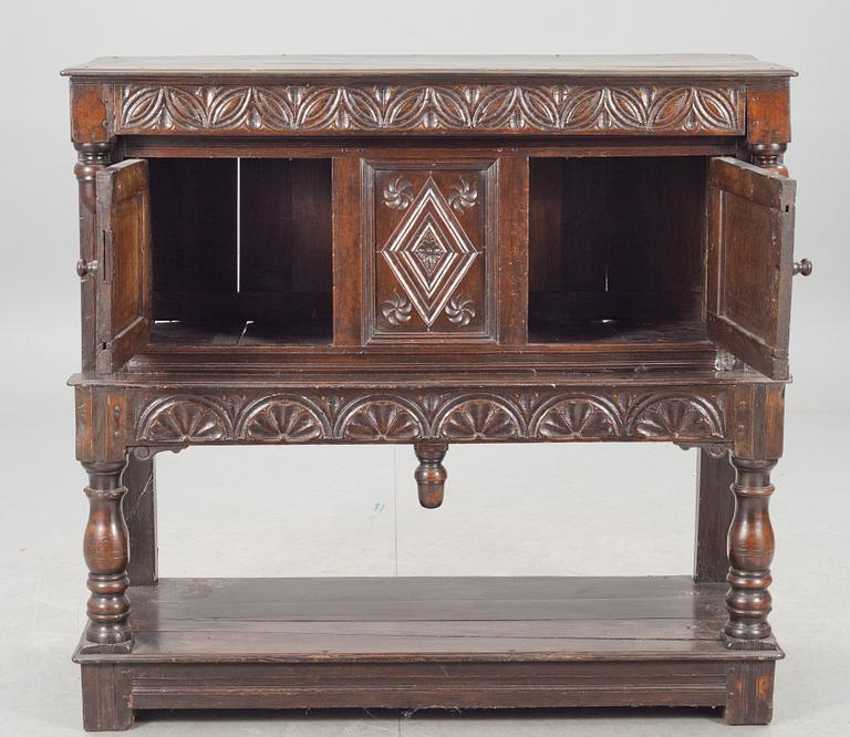 SKÅP. Barock, England, 1600-tal.