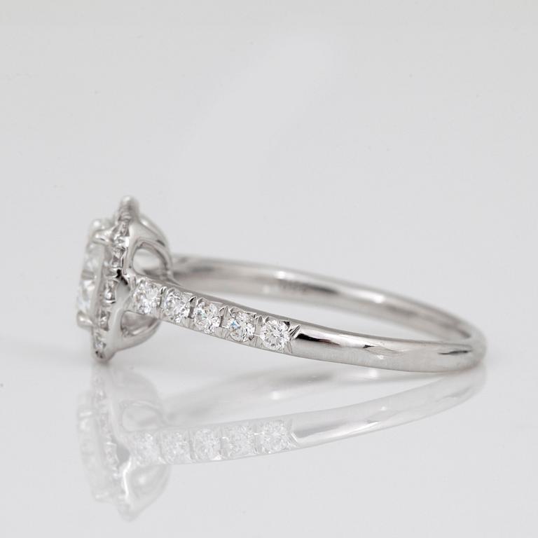 A brilliant-cut diamond ring. 1.38cts in total.