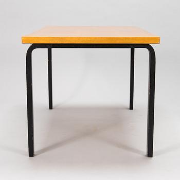 Alvar Aalto, a mid-20th century '81' dining table and four '68' chairs for Artek.