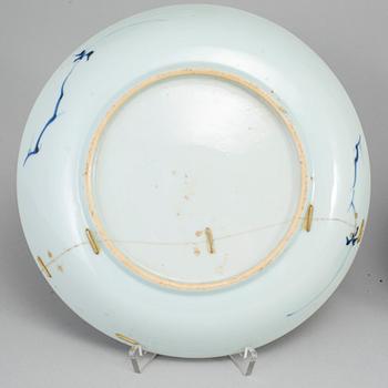 SKÅLFAT, tre stycken, kompaniporslin. Qingdynastin, Qinalong (1736-95).