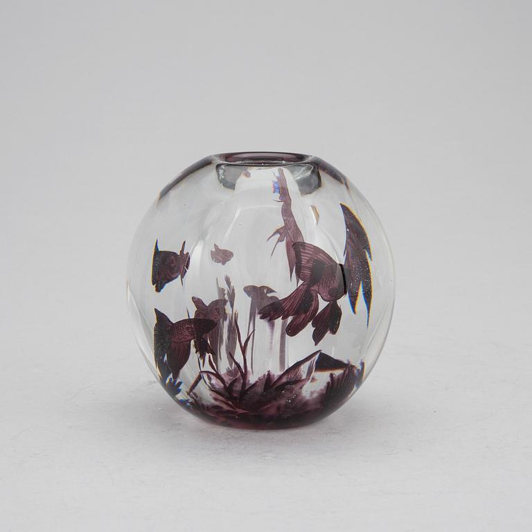 VAS, glas. Edward Hald, Orrefors 1947. Fiskgraal.