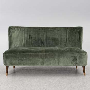Soffa, samtida.
