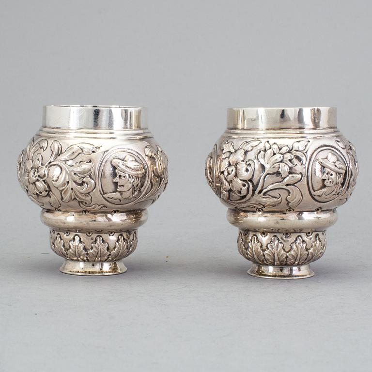 A FRENCH SILVER WEDDING BEAKER, 19th century. Weight ca 111 g.