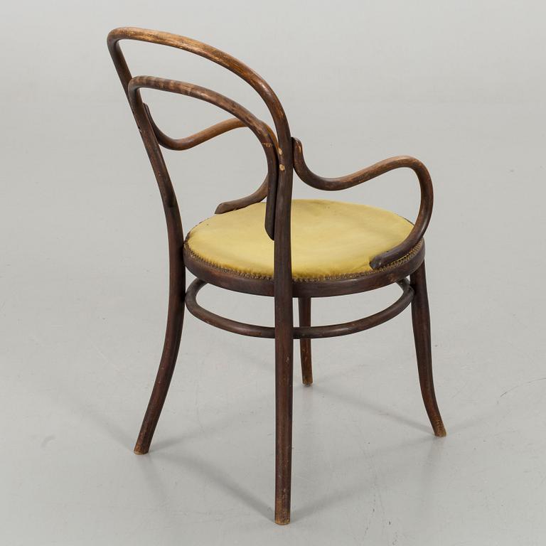 A BENTWOOD CHAIR FROM EARLY 20TH CENTURY,