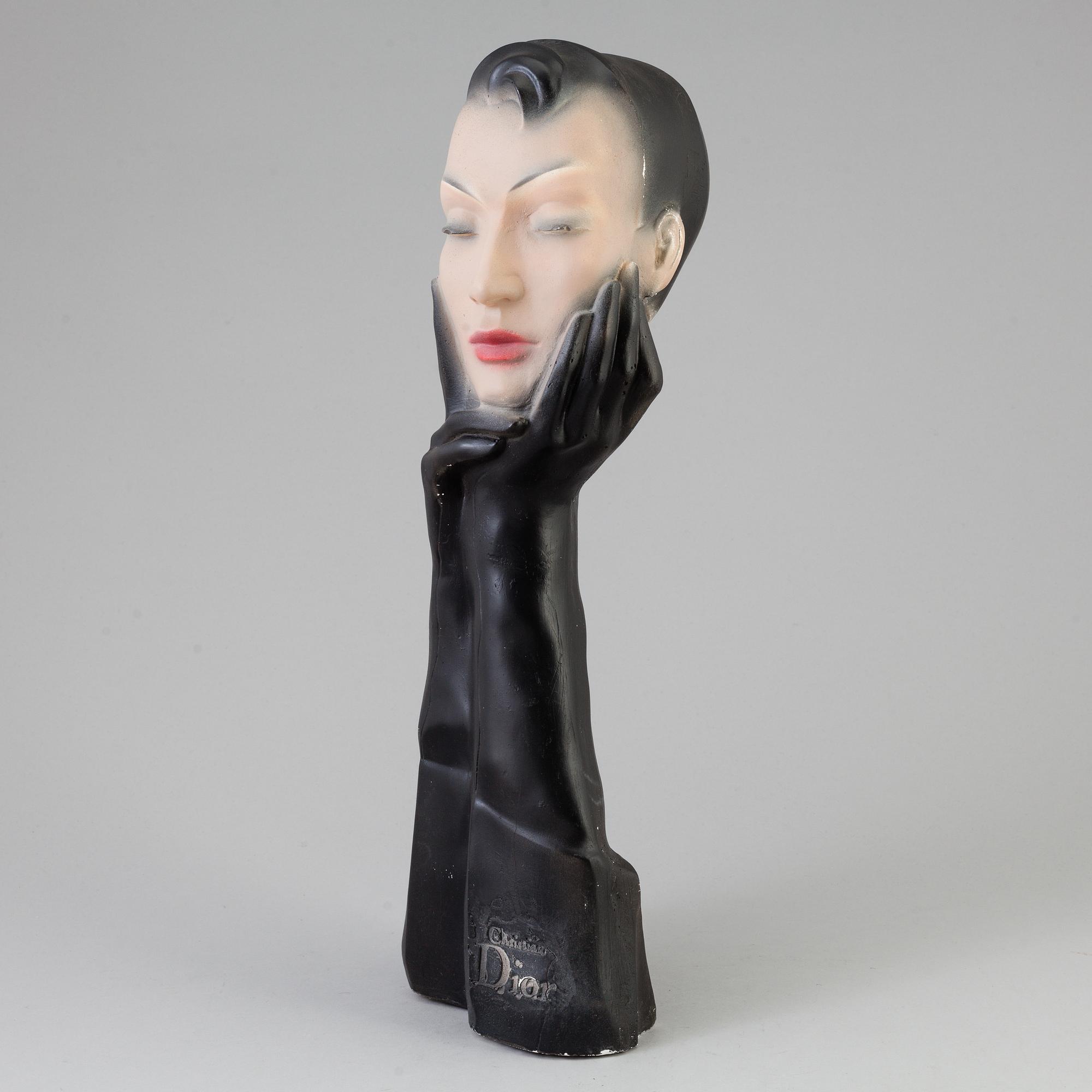MANNEKÄNGDOCKA, bemålat gips. Christian Dior, troligen 1930-tal.
