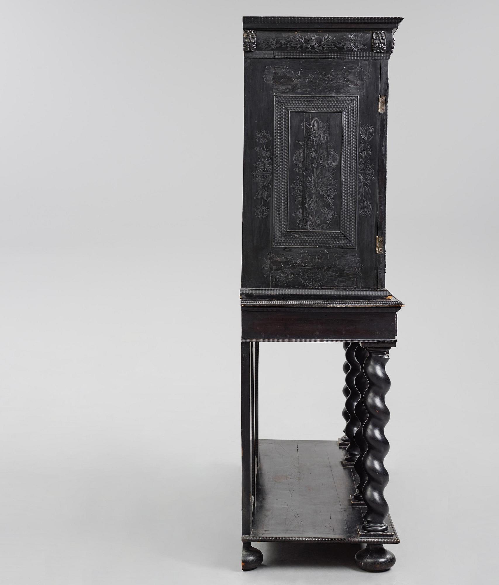 Det Bondeska Skåpet, sannolikt Paris, 1600- samt 1800-tal, Louis XIV och Louis XIV-stil.
