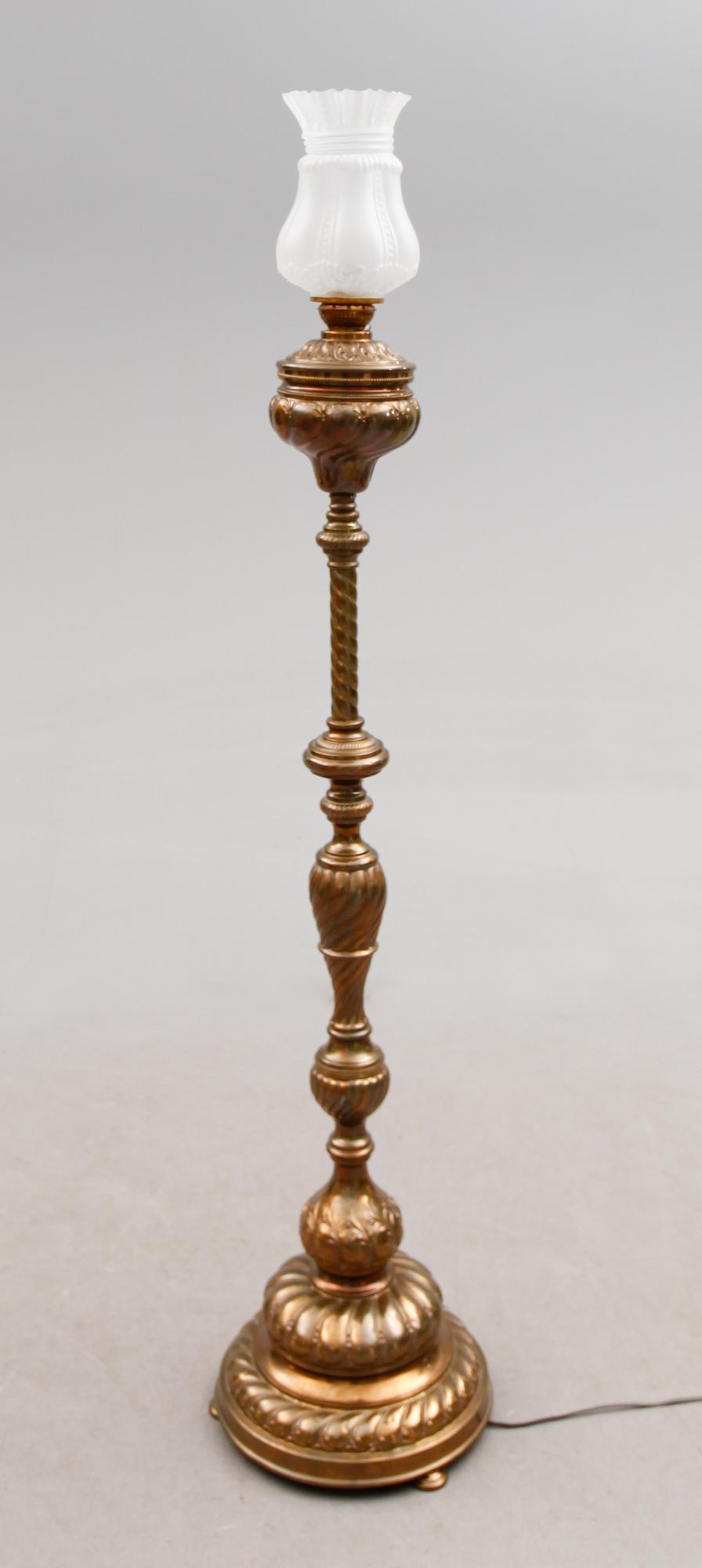 GOLVLAMPA, 1900-talets början.