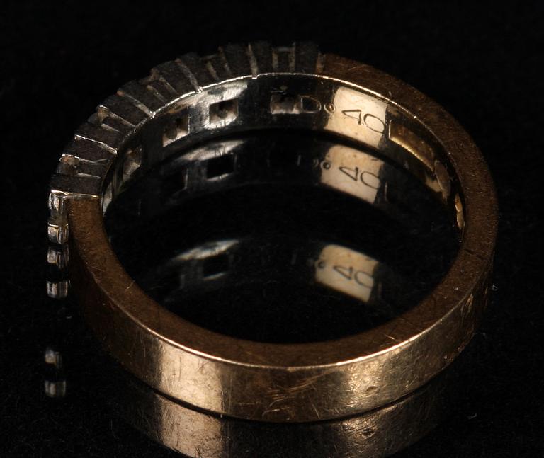 RING, 18k guld med 5 briljantslipade diamanter, tot 0,40 ct enl inskription.