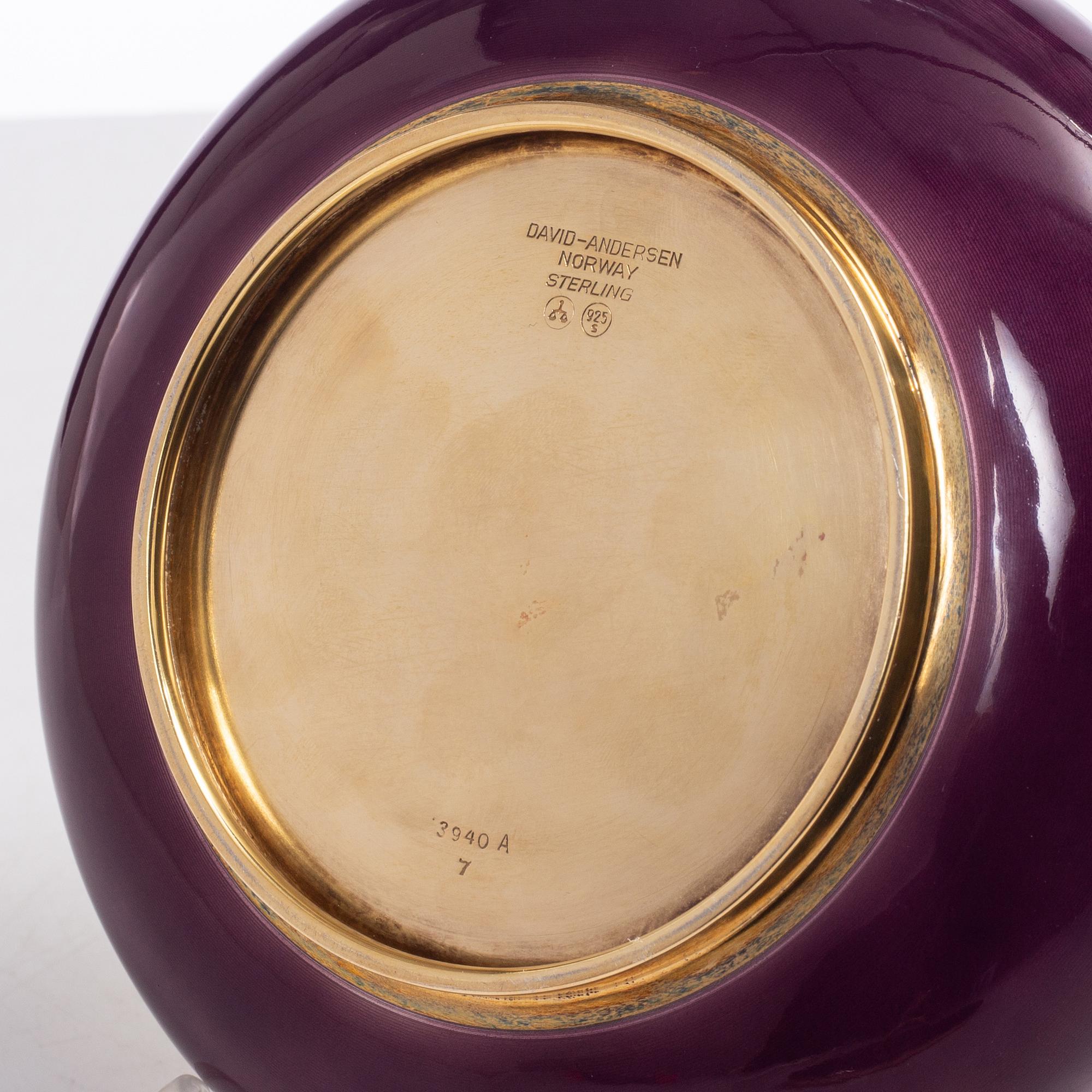 David Andersen, ask med lock, emalj och förgyllt silver, Norge, 1900-talets mitt.