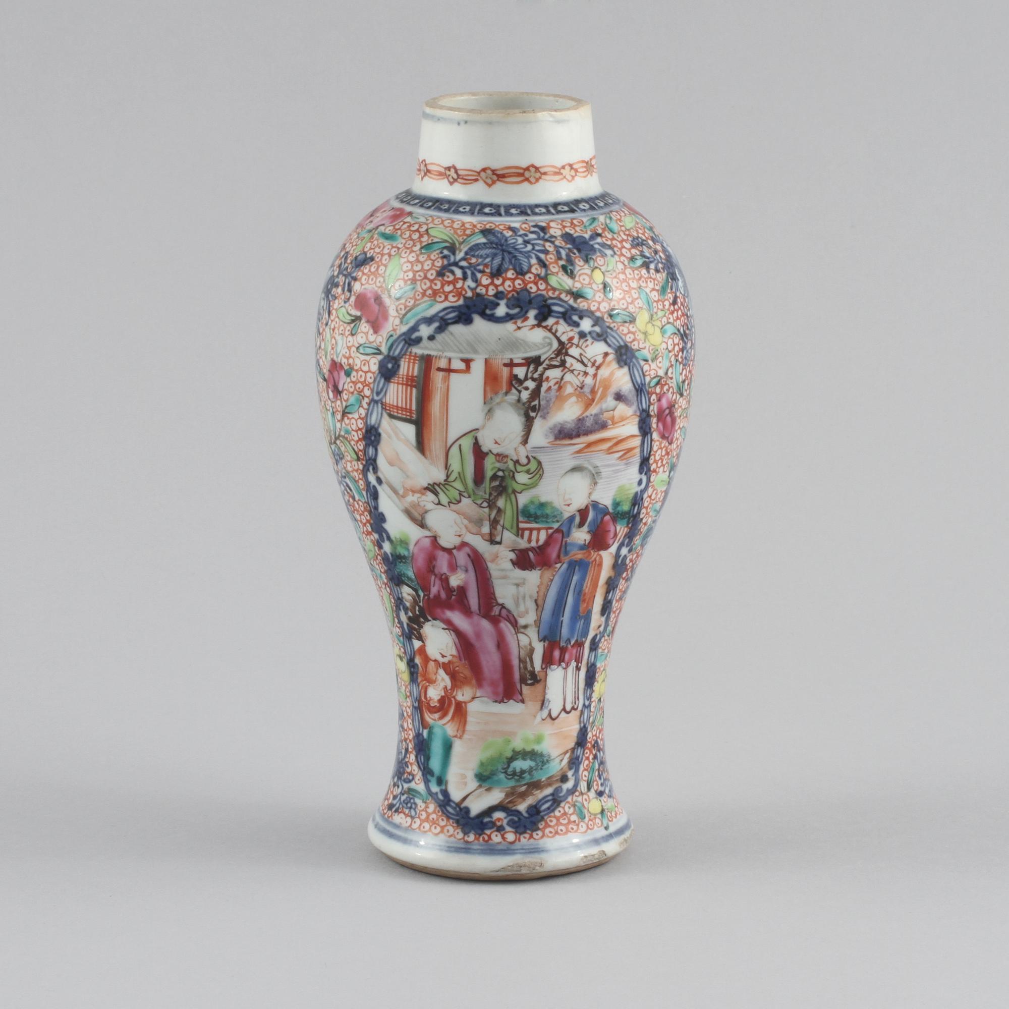 VAS, porslin, Kina, 1800-tal.