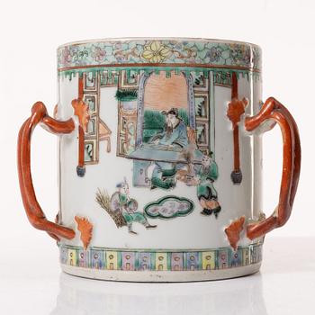 A Chinese three handle porcelain jar, late Qing dynasty, 19th century.