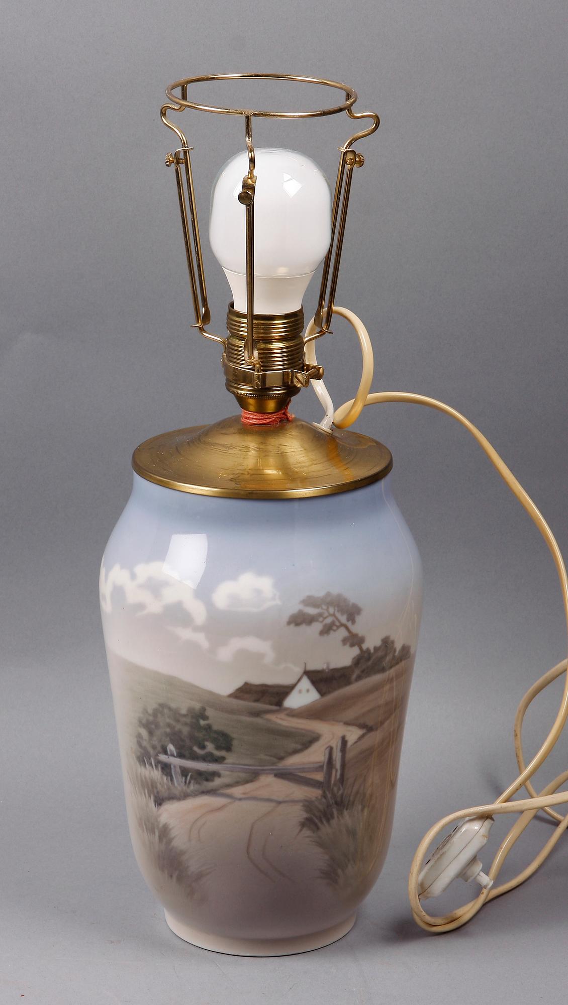 LAMPFOT, porslin, Kongl dansk.