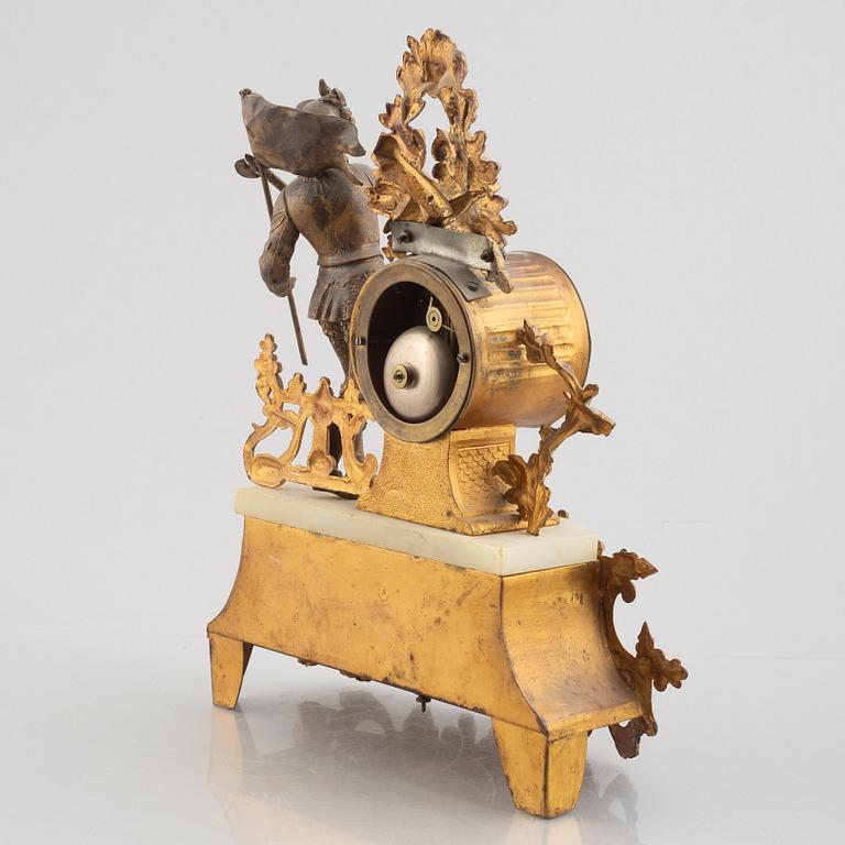 A mantle clock. France, from around the year 1900.