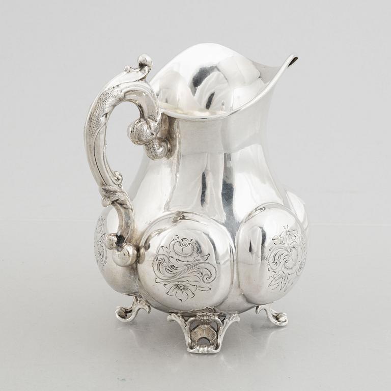 Pehr Fredrik Palmgren, mjölk/gräddkanna, silver, nyrokoko, Stockholm (verksam 1850-1878).
