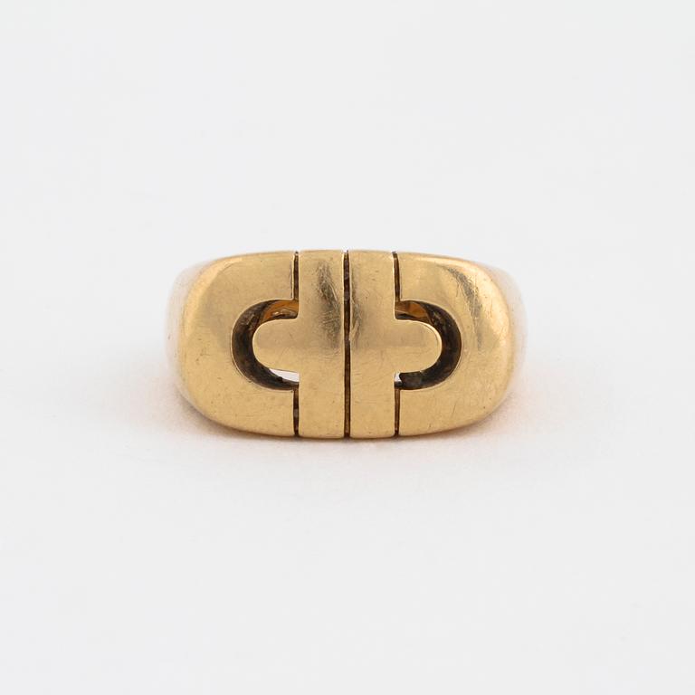 A Bulgari ring.