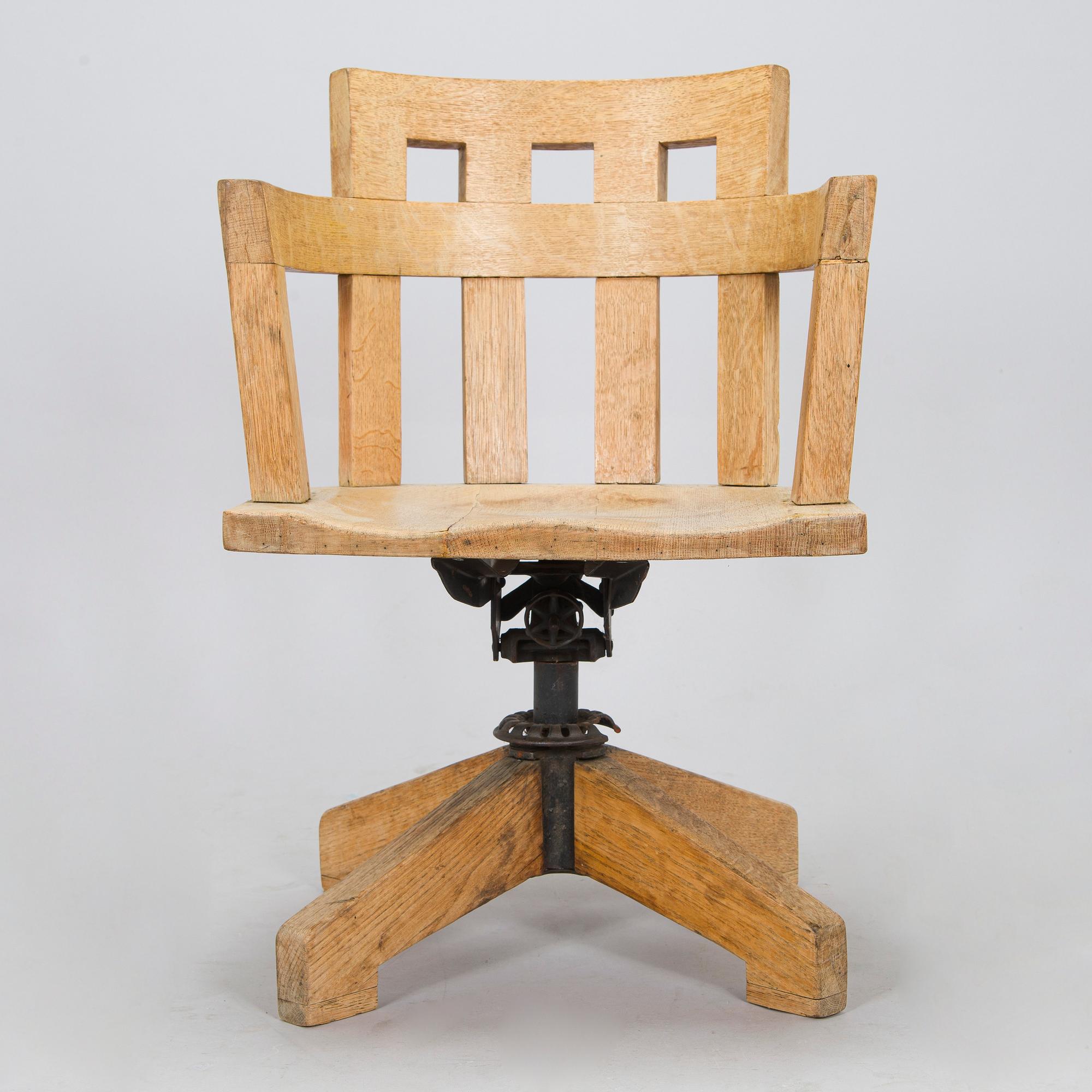 Skrivbordsstol, omkring 1900.